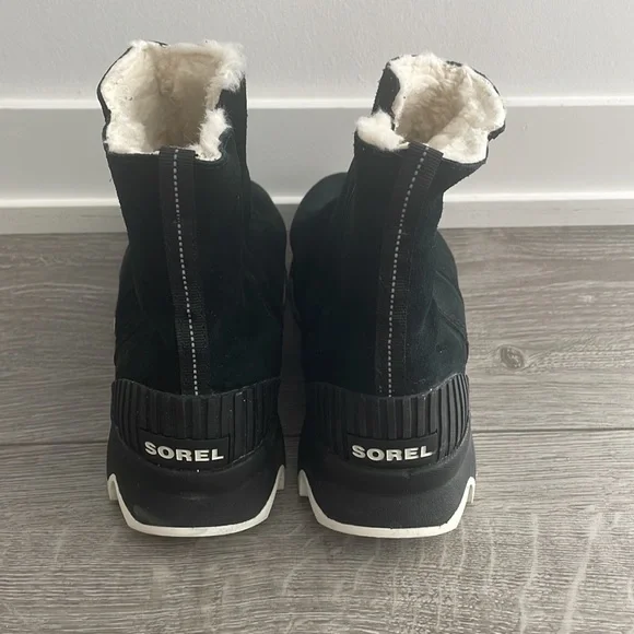 SOREL waterproof winter boots - Picture 2 of 9